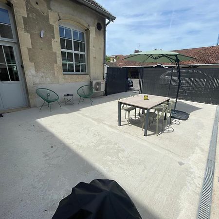 Appartement Le Cote Cour à Dole Extérieur photo