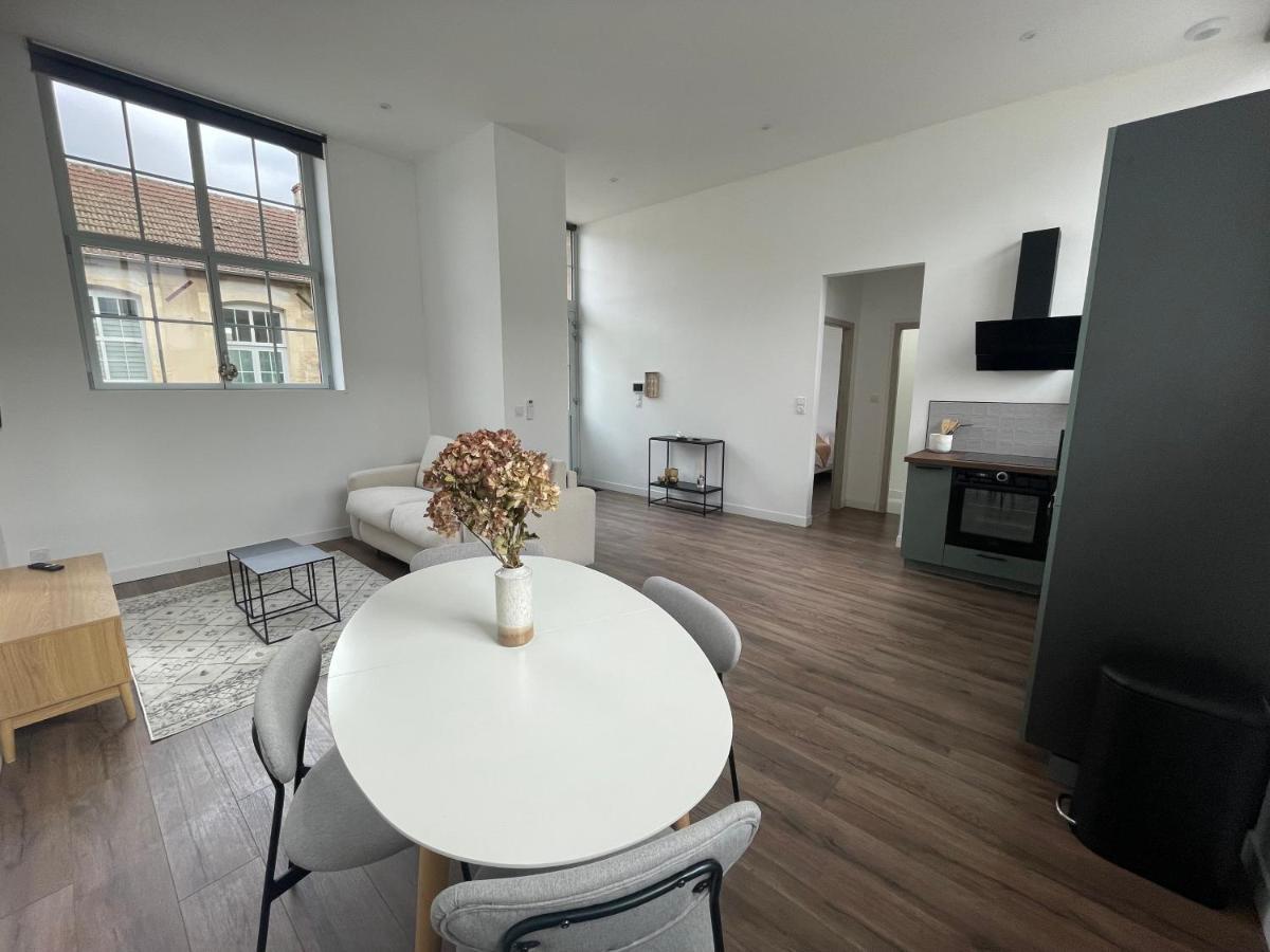 Appartement Le Cote Cour à Dole Extérieur photo